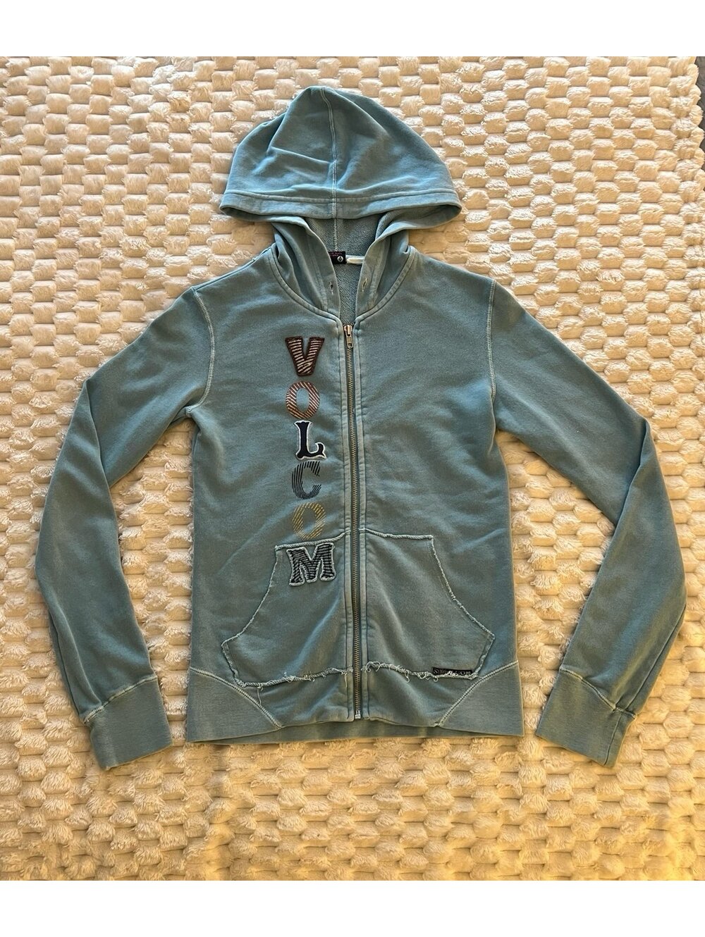 Women’s Vintage Y2K Volcom Distressed Patches Skater Style Full Zip Hoodie (XS)